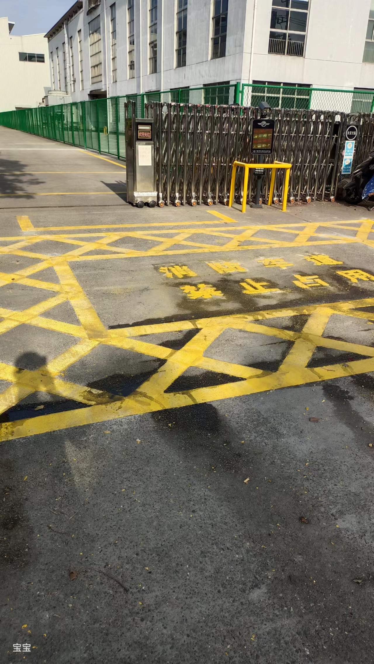 宁城马路划线
